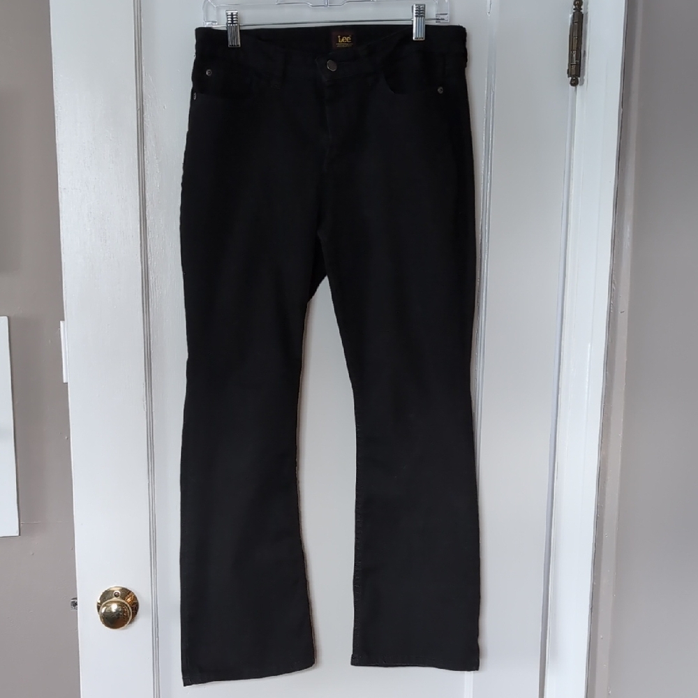 Lee Women's Classic Black Boot Cut Jeans, 8 Short